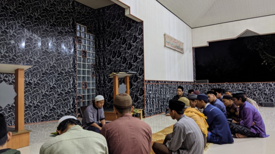 Kajian Subuh Bersama Ust. Anjar Firmansyah Al-Hafizh 2 Bersama Ust Anjar Firmansyah 1